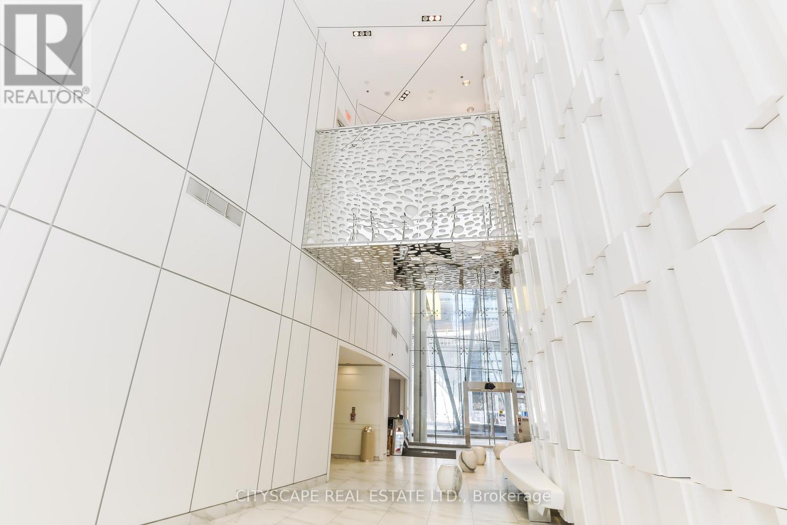 4209 - 12 YORK STREET