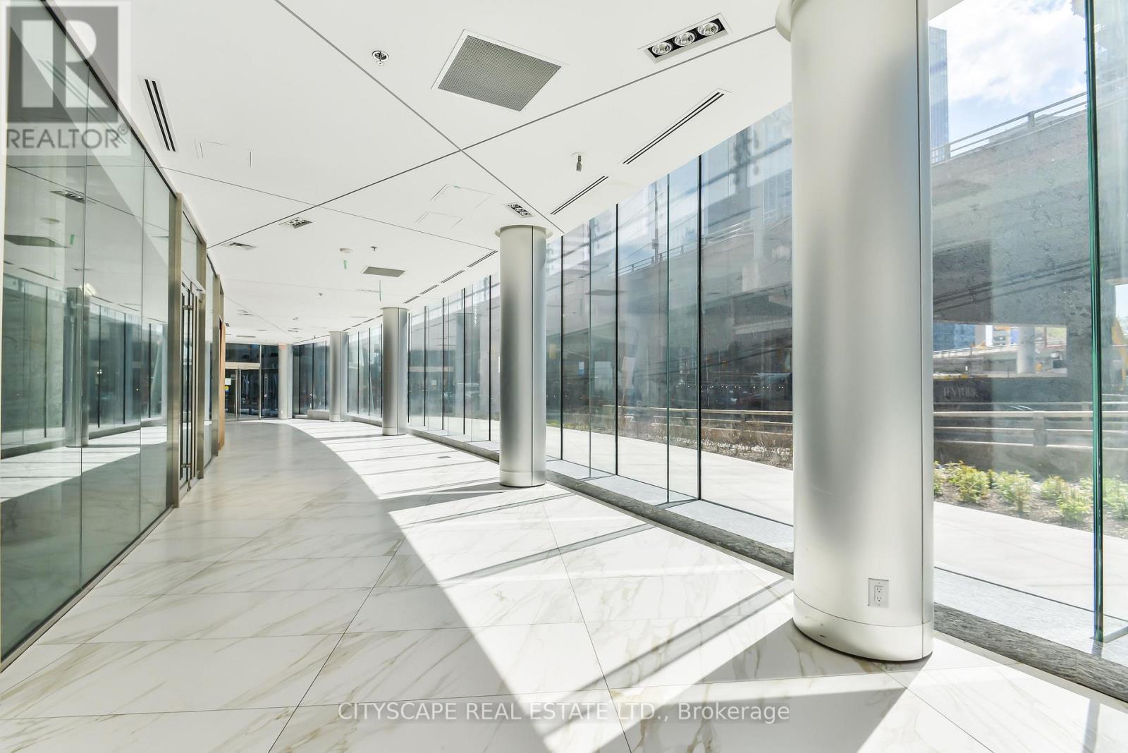 4209 - 12 YORK STREET