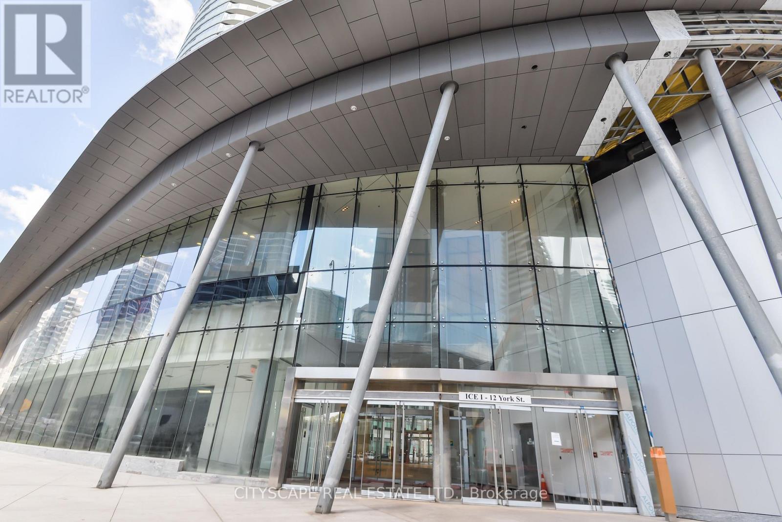 4209 - 12 YORK STREET