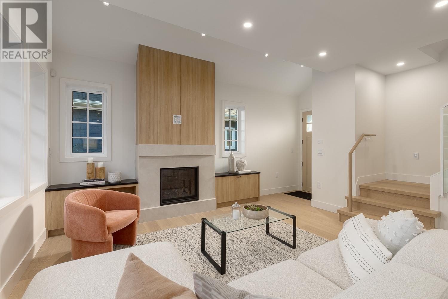 231 W 15TH AVENUE