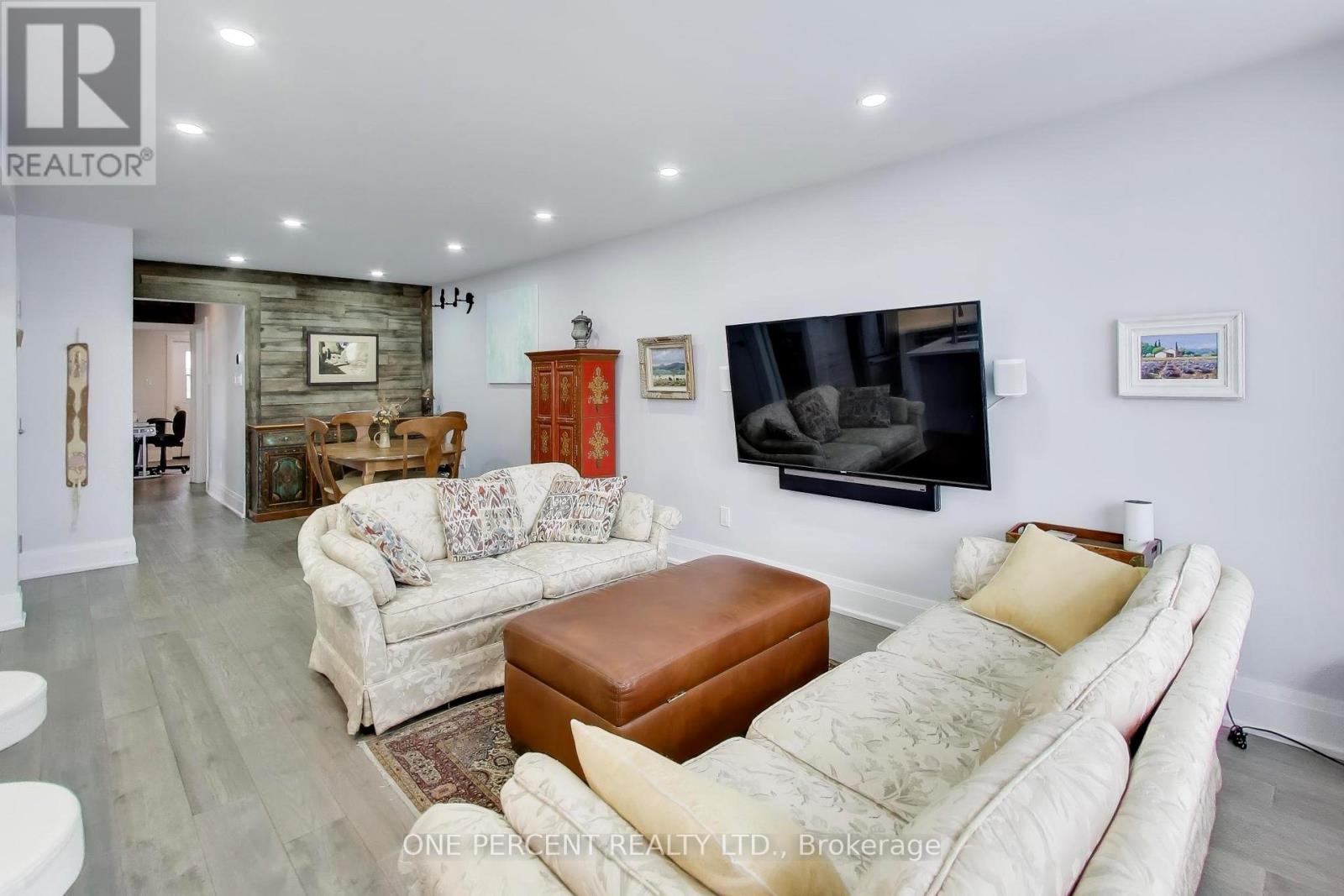 4 CAMEO CRESCENT