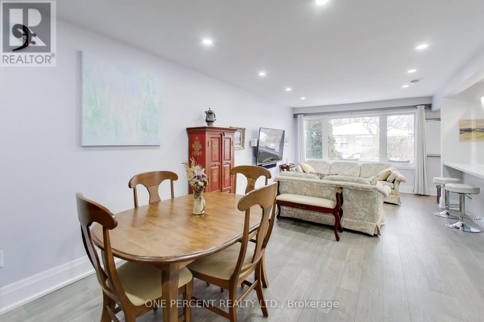 4 CAMEO CRESCENT