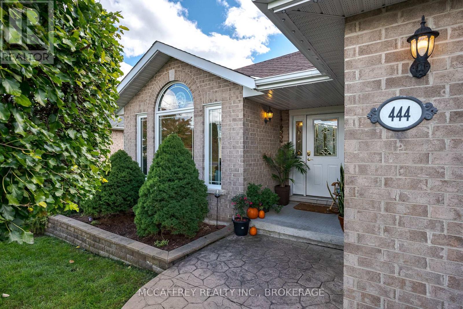 444 BRIDGE STREET W