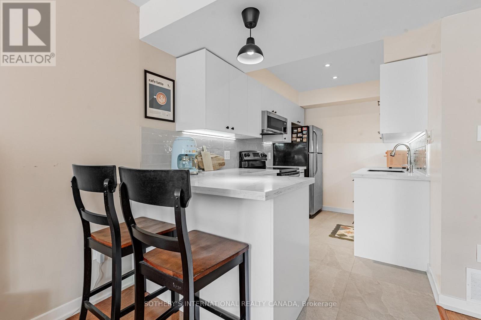 305 - 75 WELDRICK ROAD E