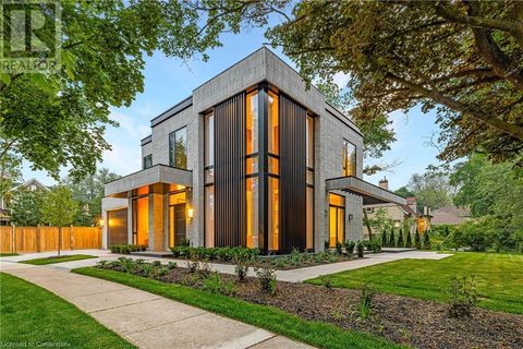 392 MAPLE GROVE Drive Oakville ON L6J4V7