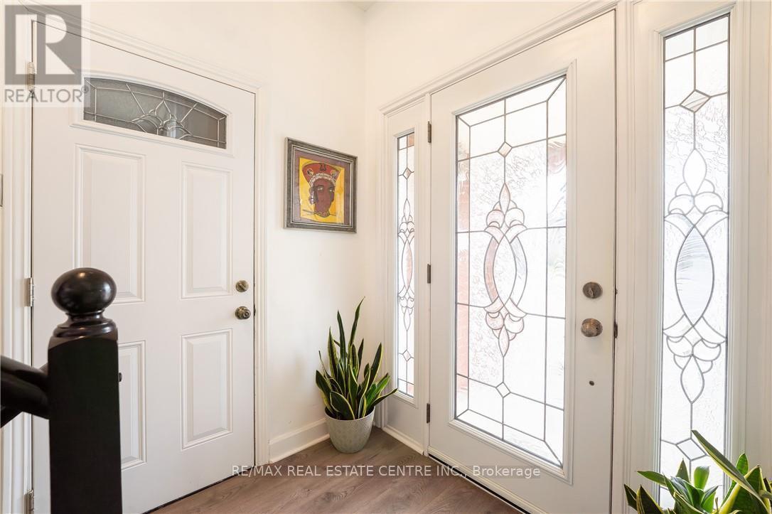 39 HAZELWOOD CRESCENT