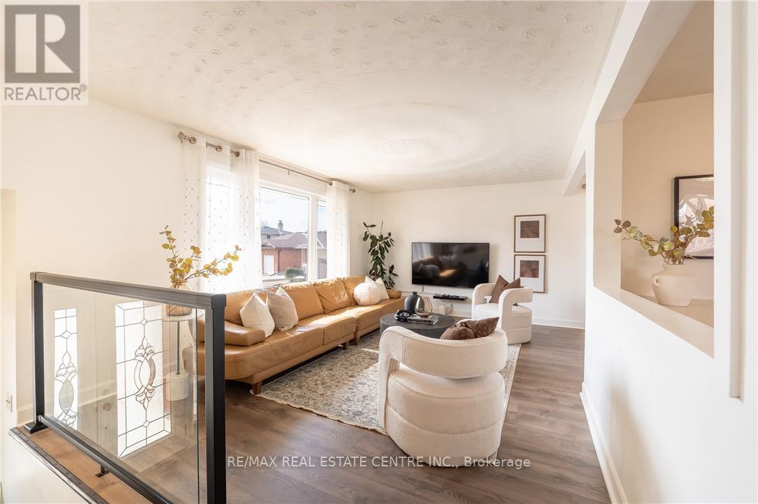 39 HAZELWOOD CRESCENT