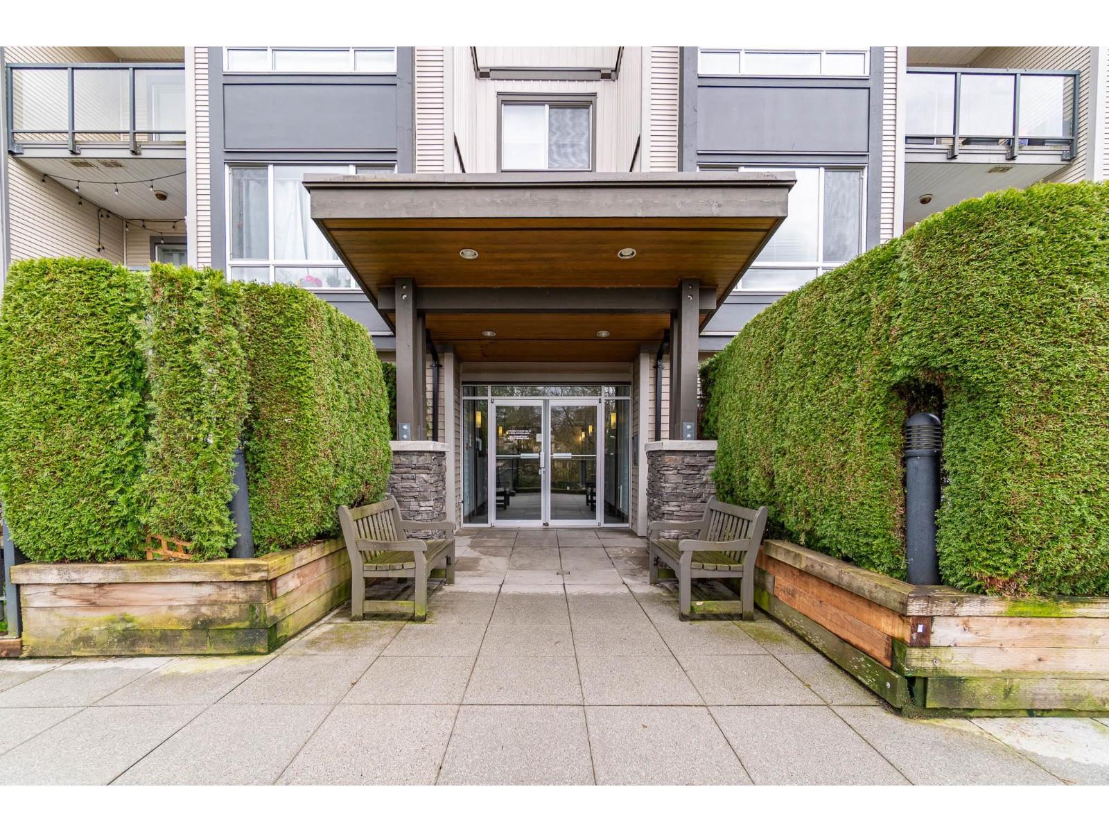 303 2943 NELSON PLACE