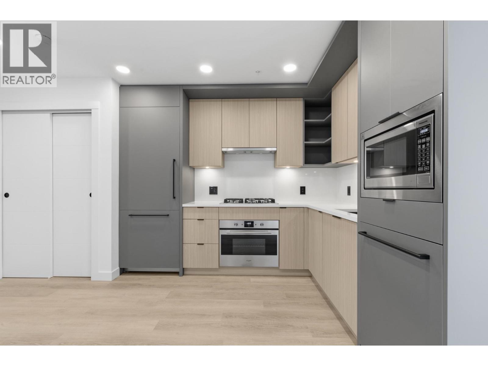 507 2268 E BROADWAY