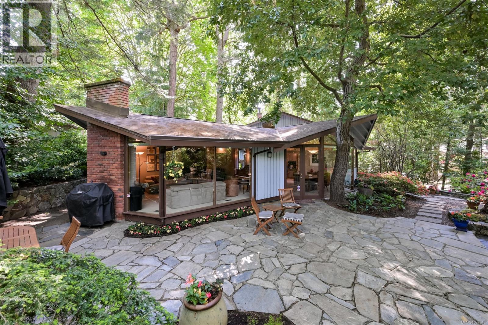 4500 Edgewood Pl