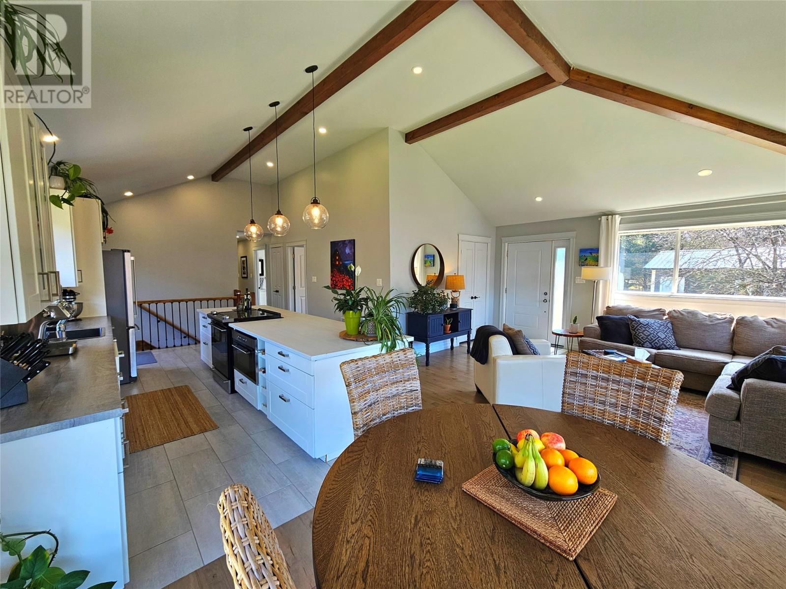 24 Forest Drive