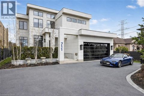 711 BEACH Boulevard Hamilton ON L8H6Y5