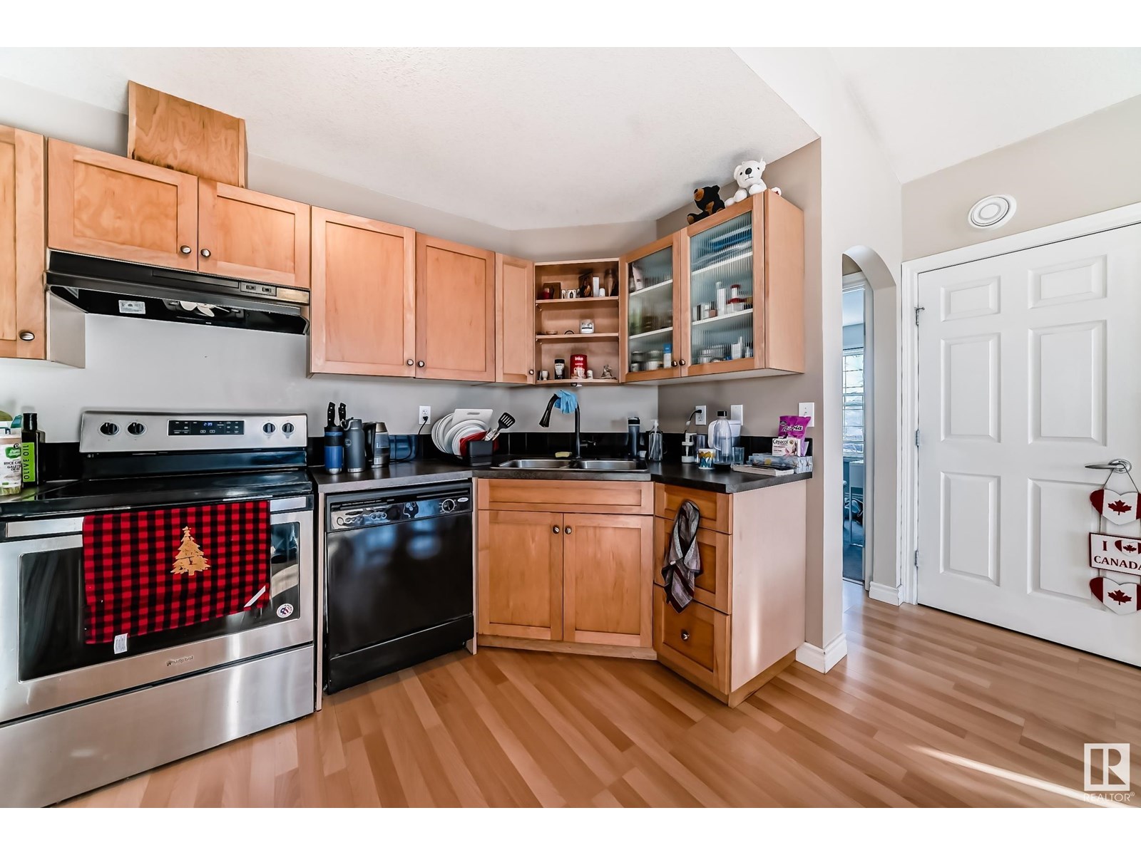 #48 150 EDWARDS DR SW