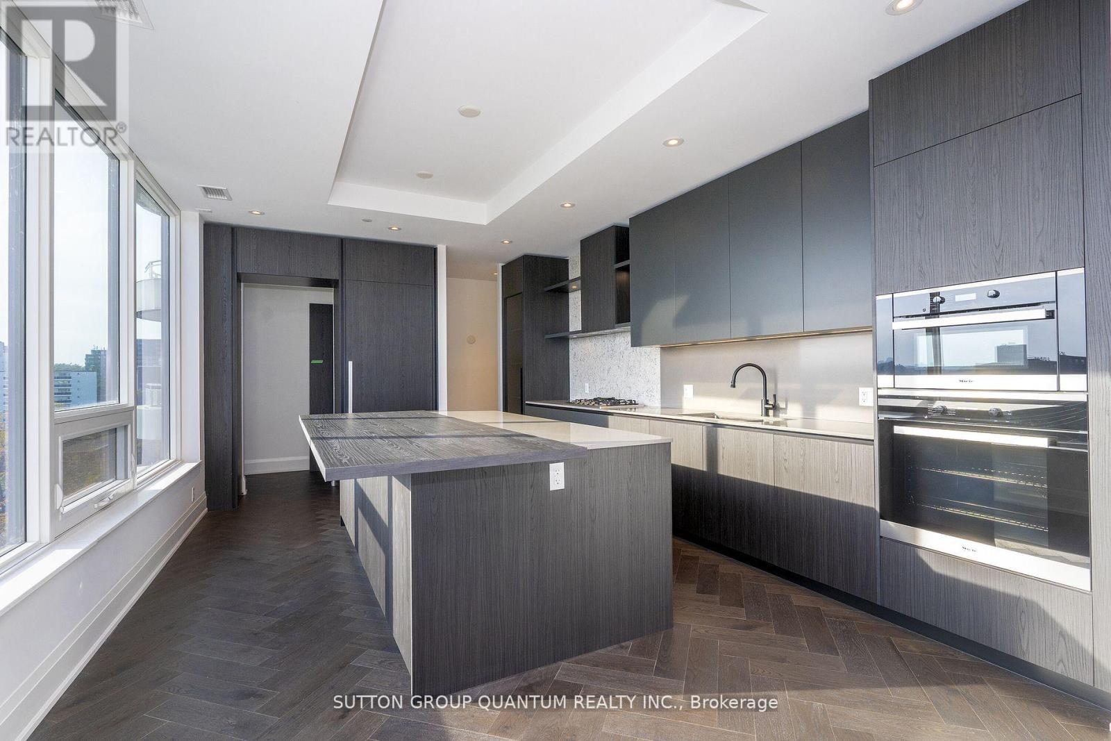 602 - 55 PORT STREET E