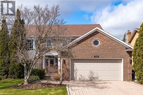 1225 OLD POST Drive Oakville ON L6M1A5
