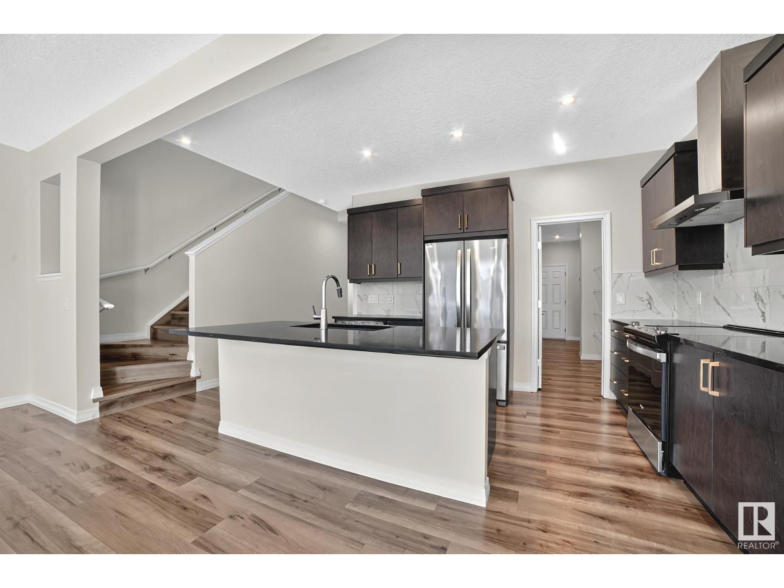 9335 226 ST NW