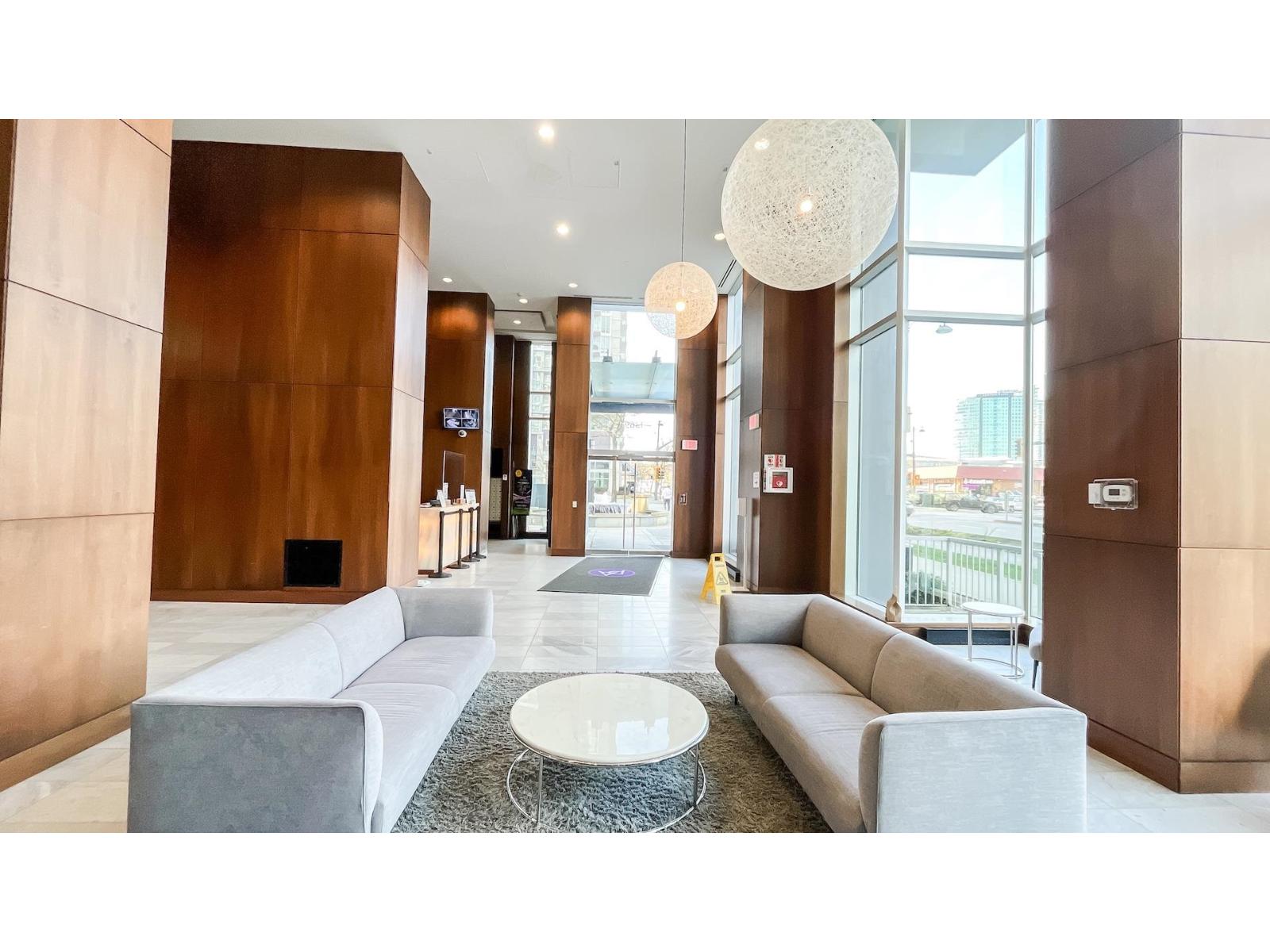 1207 13696 100 AVENUE