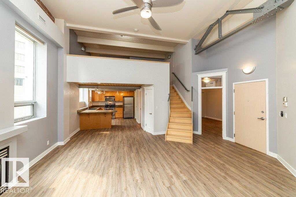 #208 10009 102 AV NW