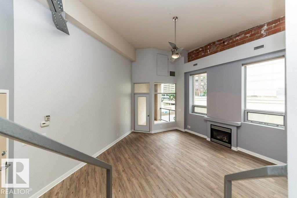 #208 10009 102 AV NW