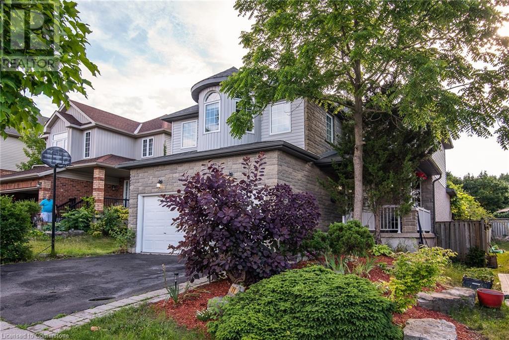 11 APPLE RIDGE Drive