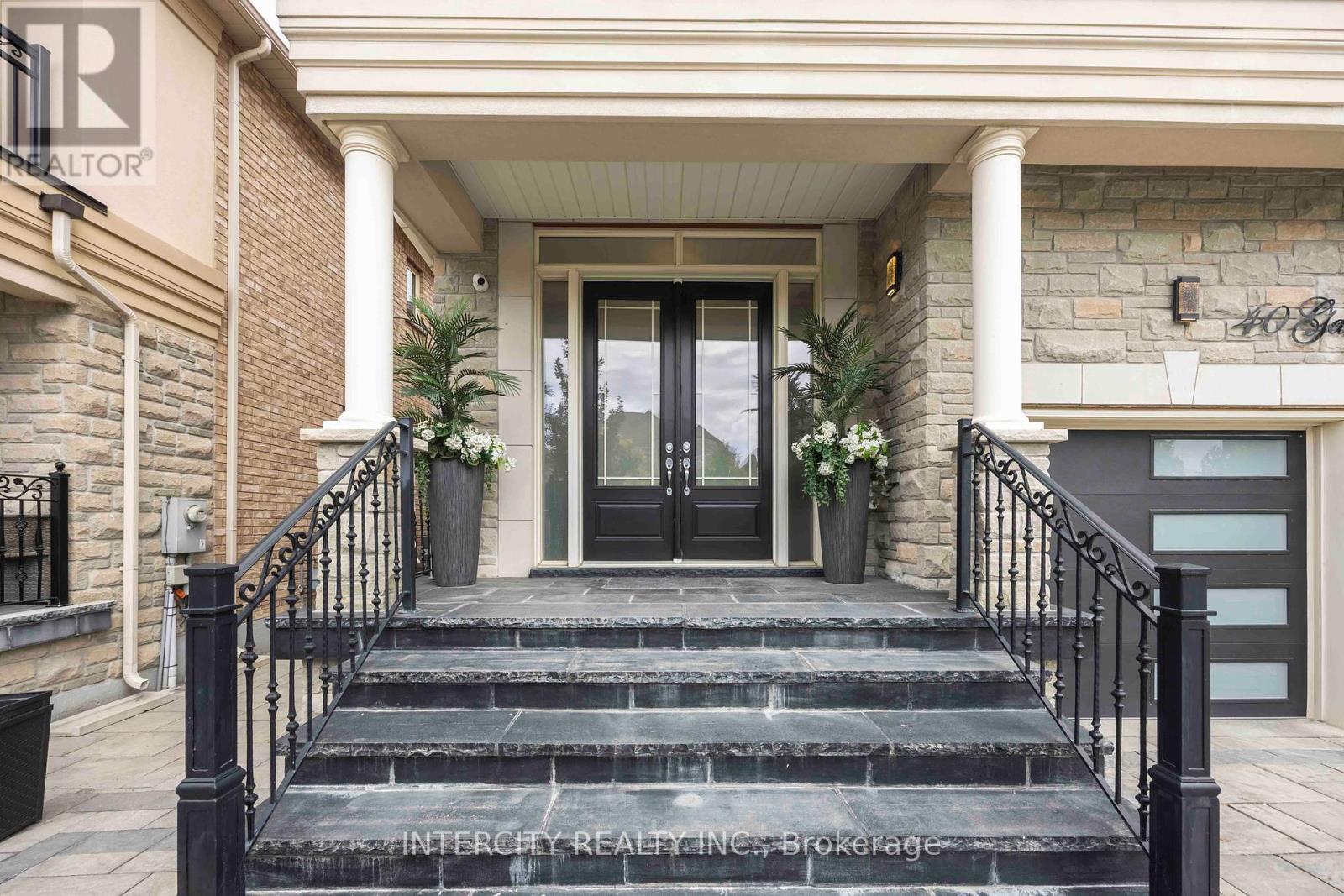 40 GARYSCHOLL ROAD