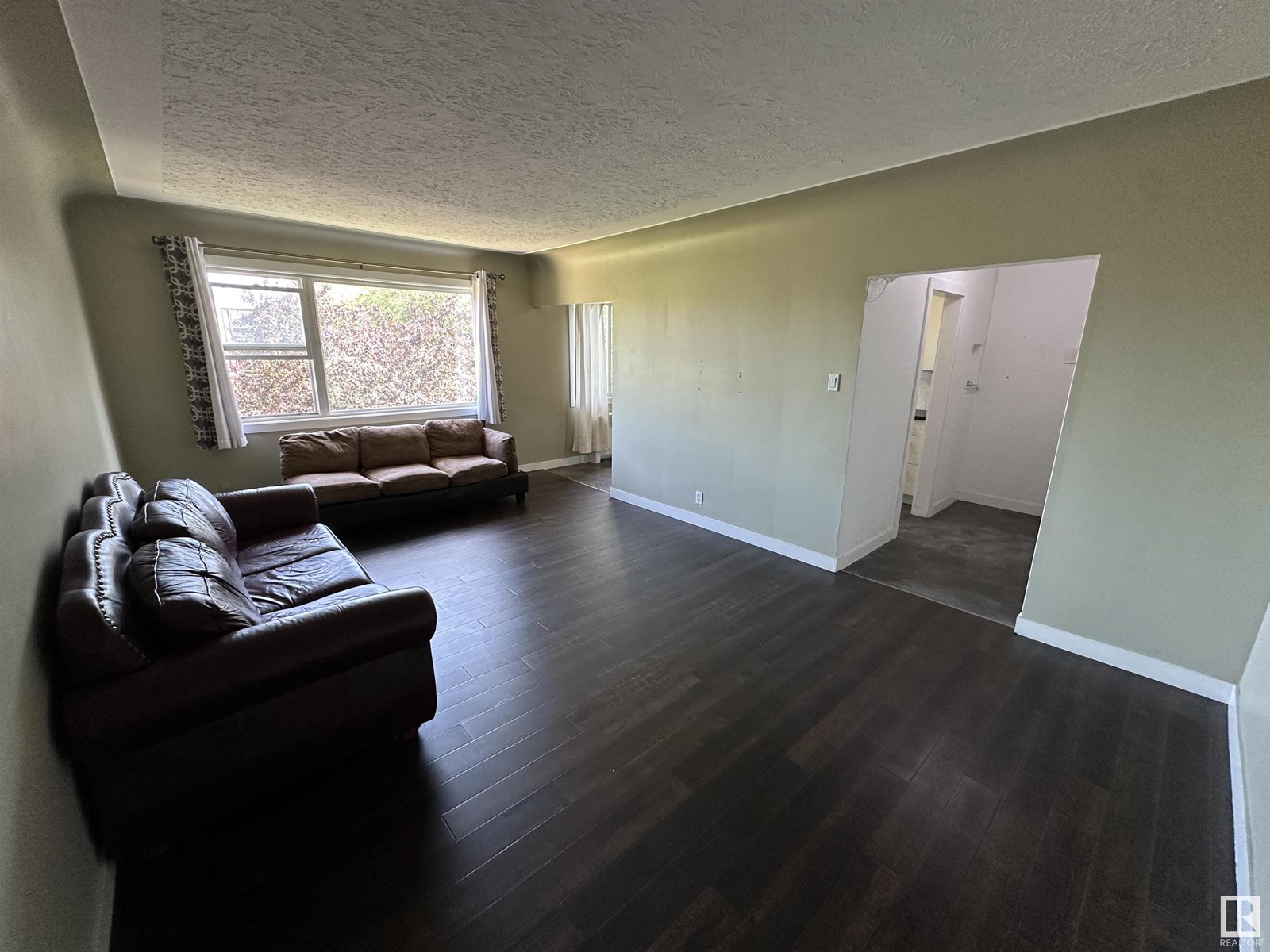 #2 11604 112 AV NW