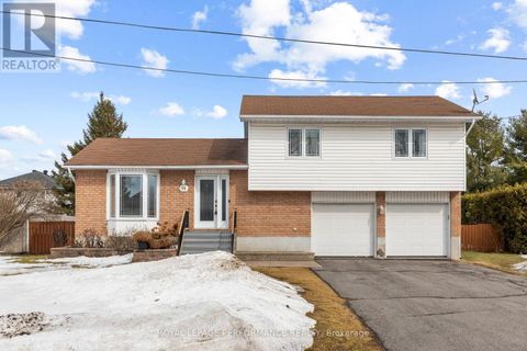 11 PINCOURT STREET Russell ON K0A1W0