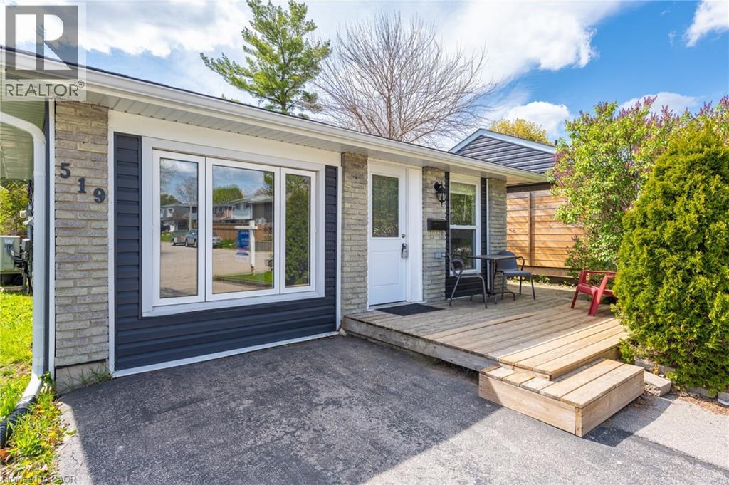 519 PINETREE Crescent