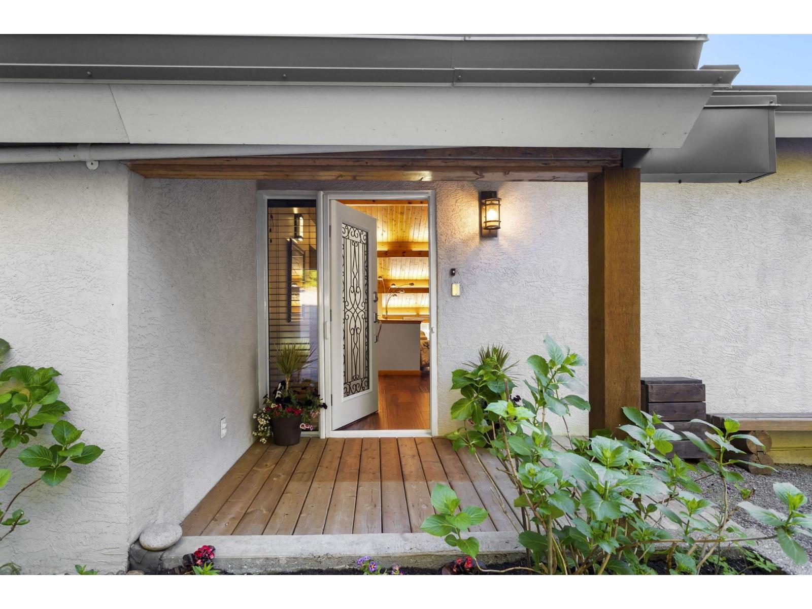 7370 ROCKWELL DRIVE|Harrison Lake