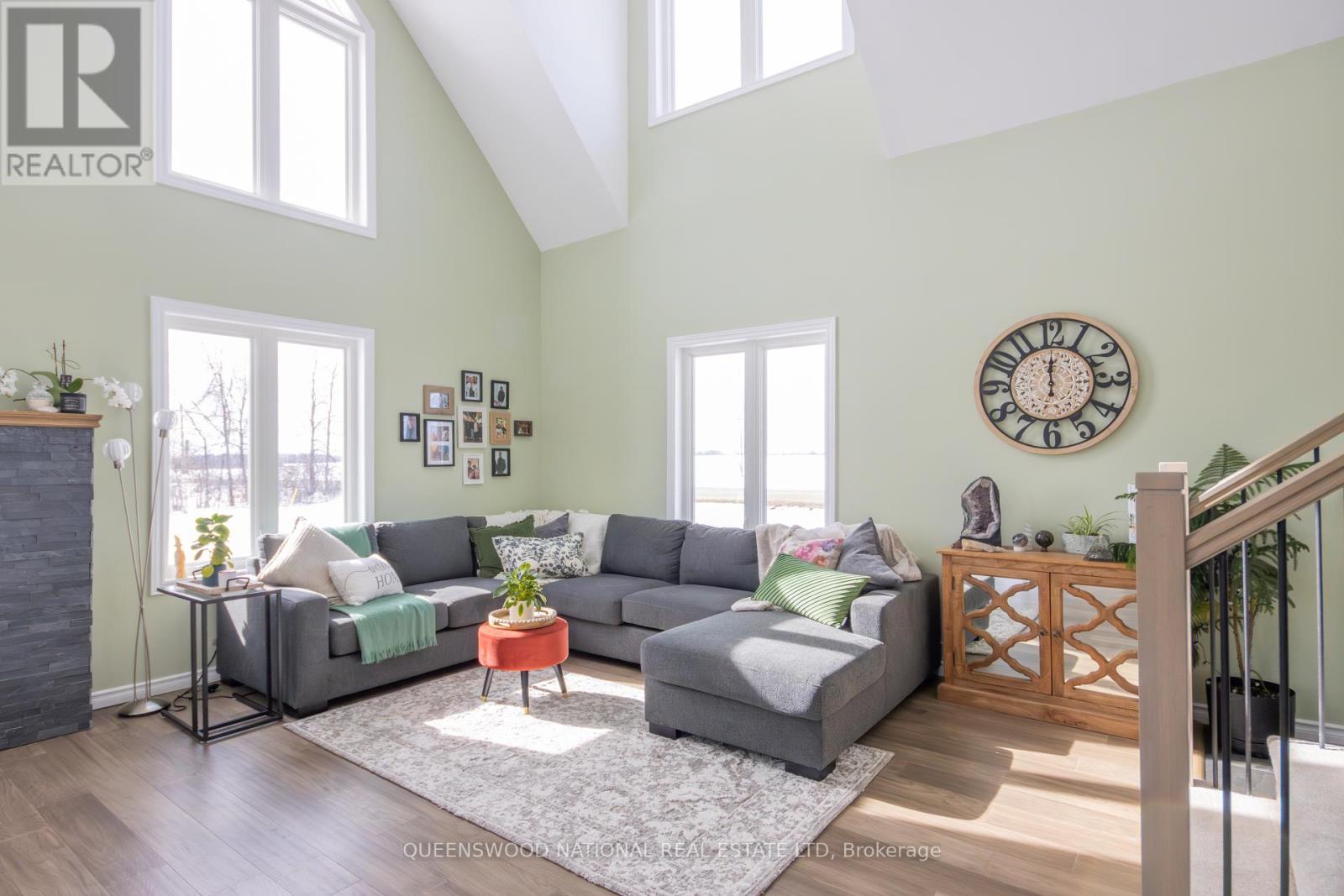 1010 KILMARNOCK ROAD S