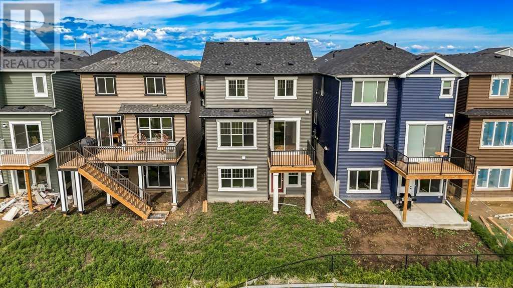 262 Hotchkiss Manor SE
