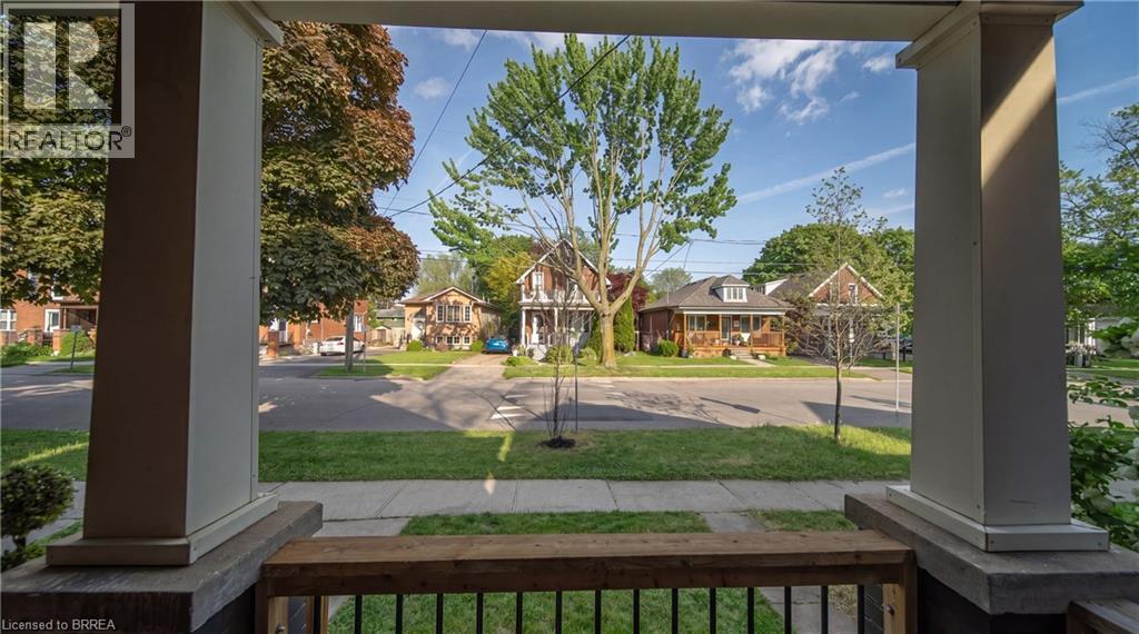 20 WELLS Avenue