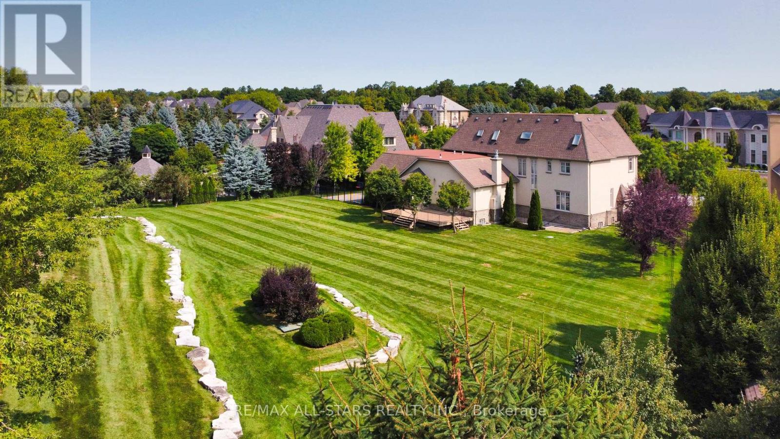 70 RICHARD LOVAT COURT