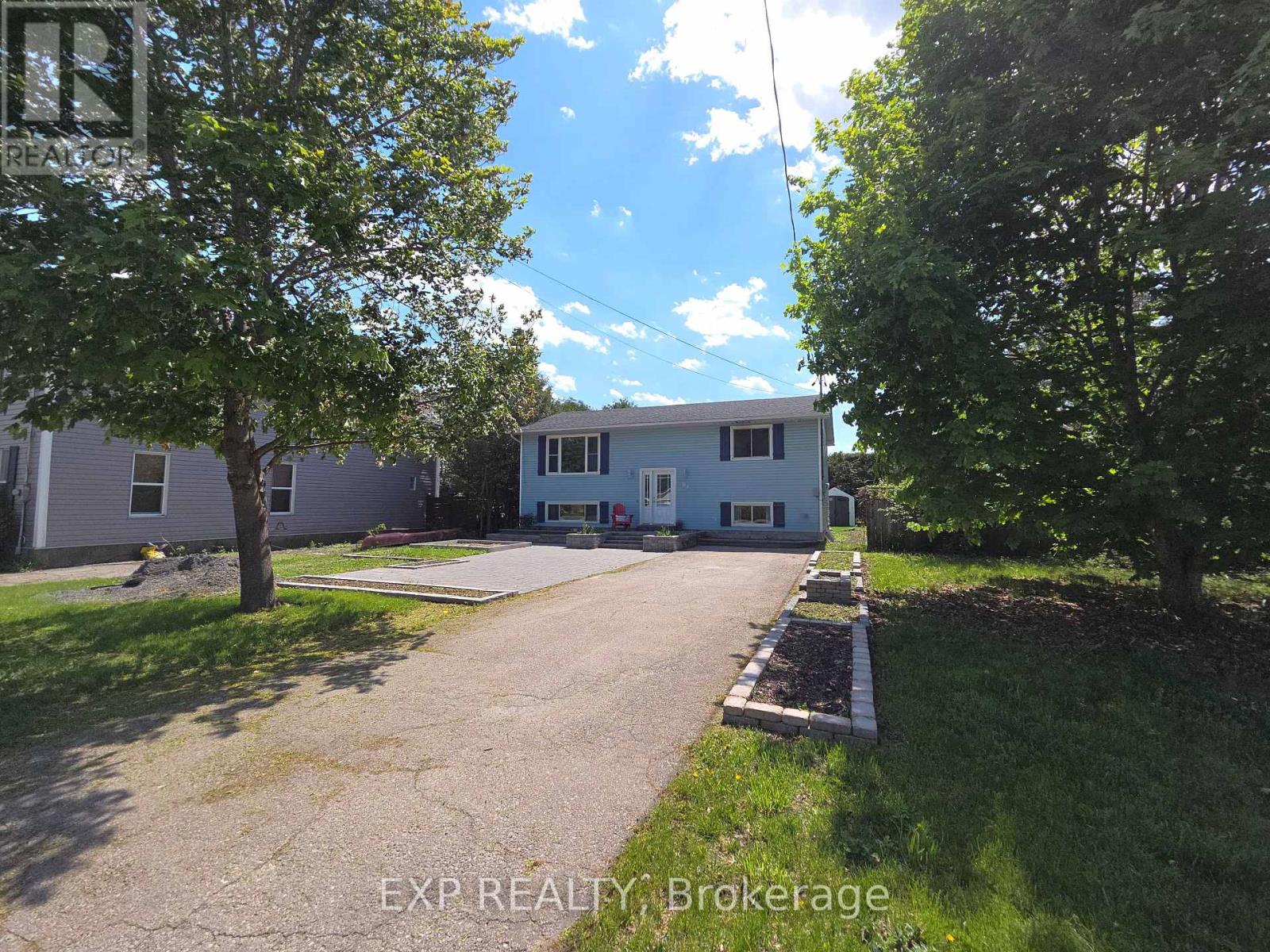 84 MARTIN STREET N