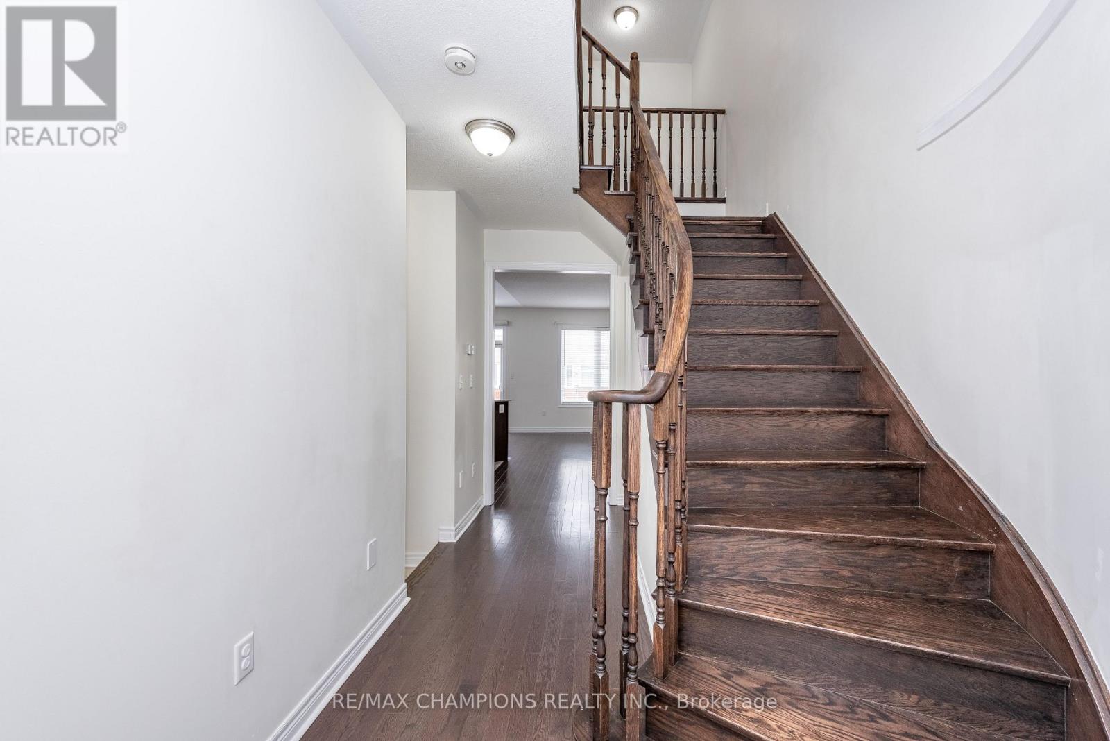 64 PENNYCROSS CRESCENT