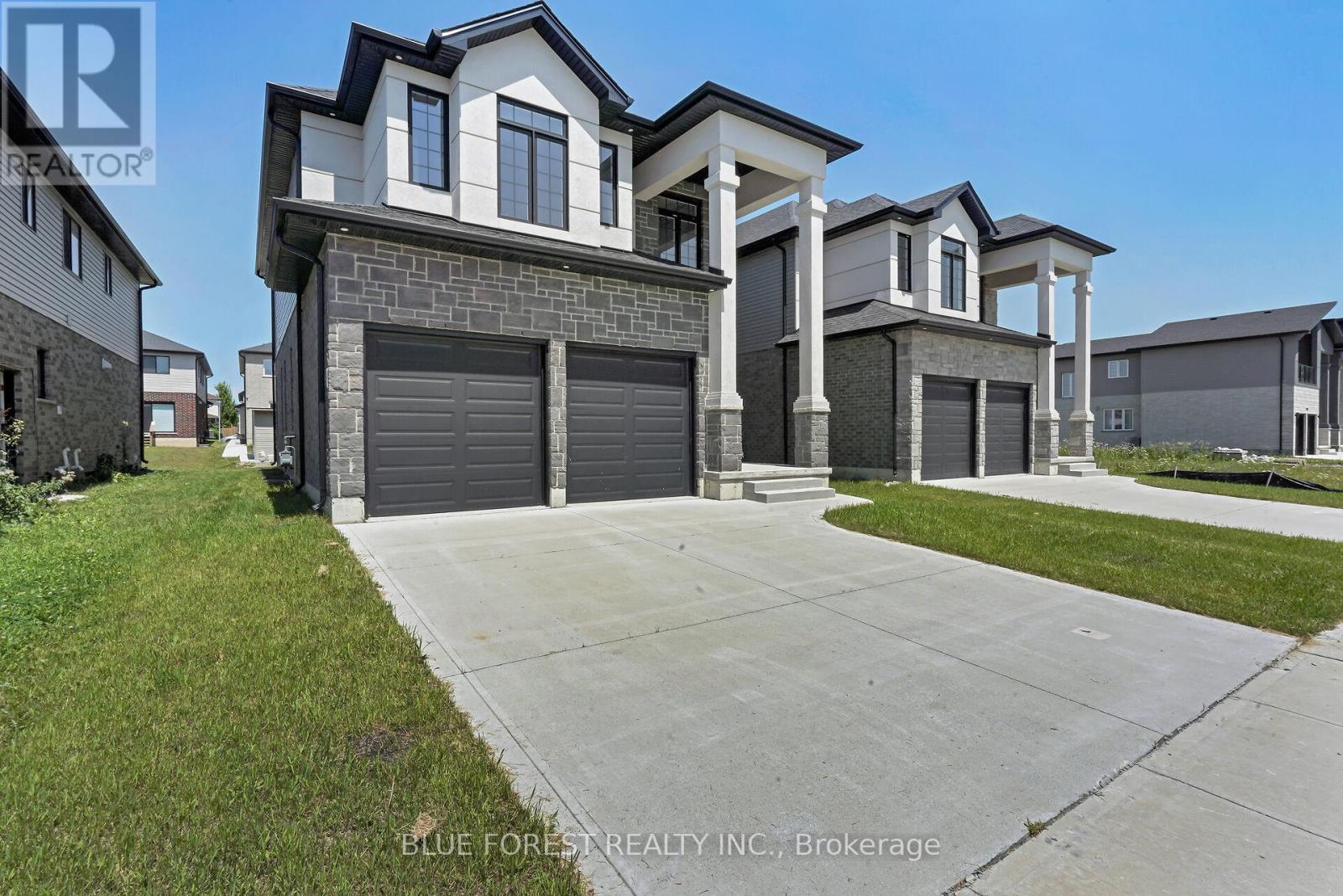 2916 LEMIEUX WALK