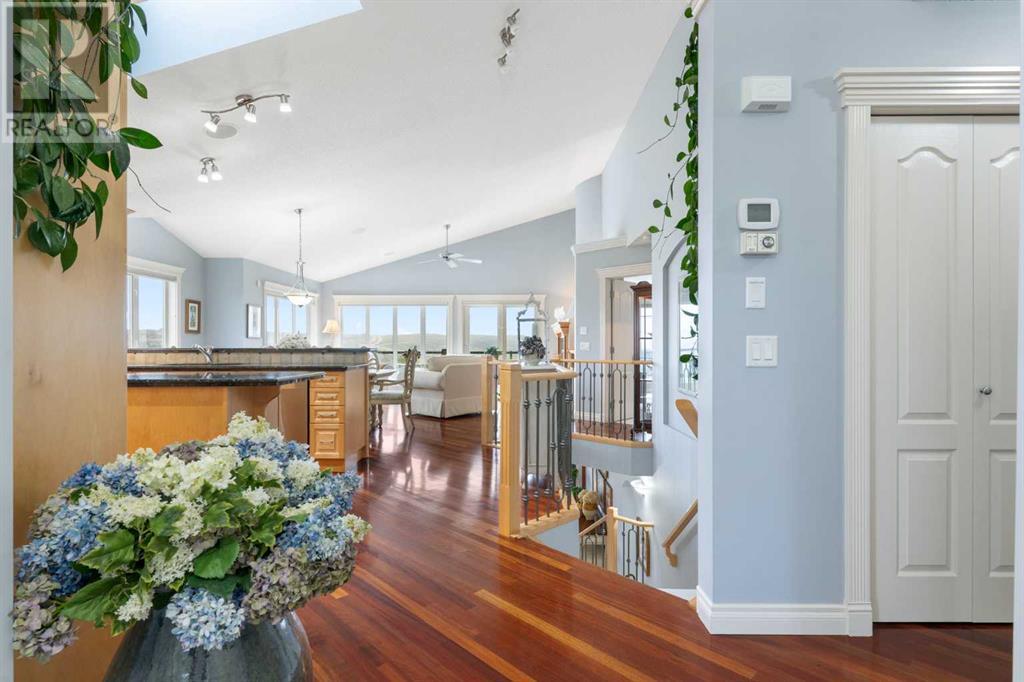 25 Panorama Hills Heights NW