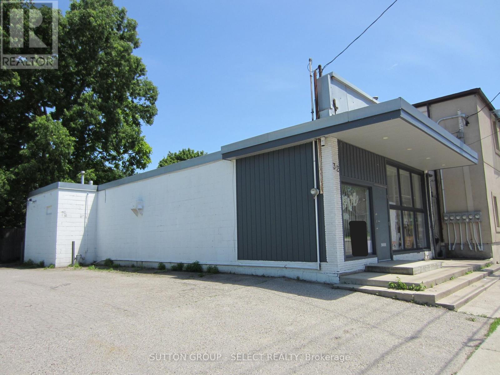 32 ADELAIDE STREET S