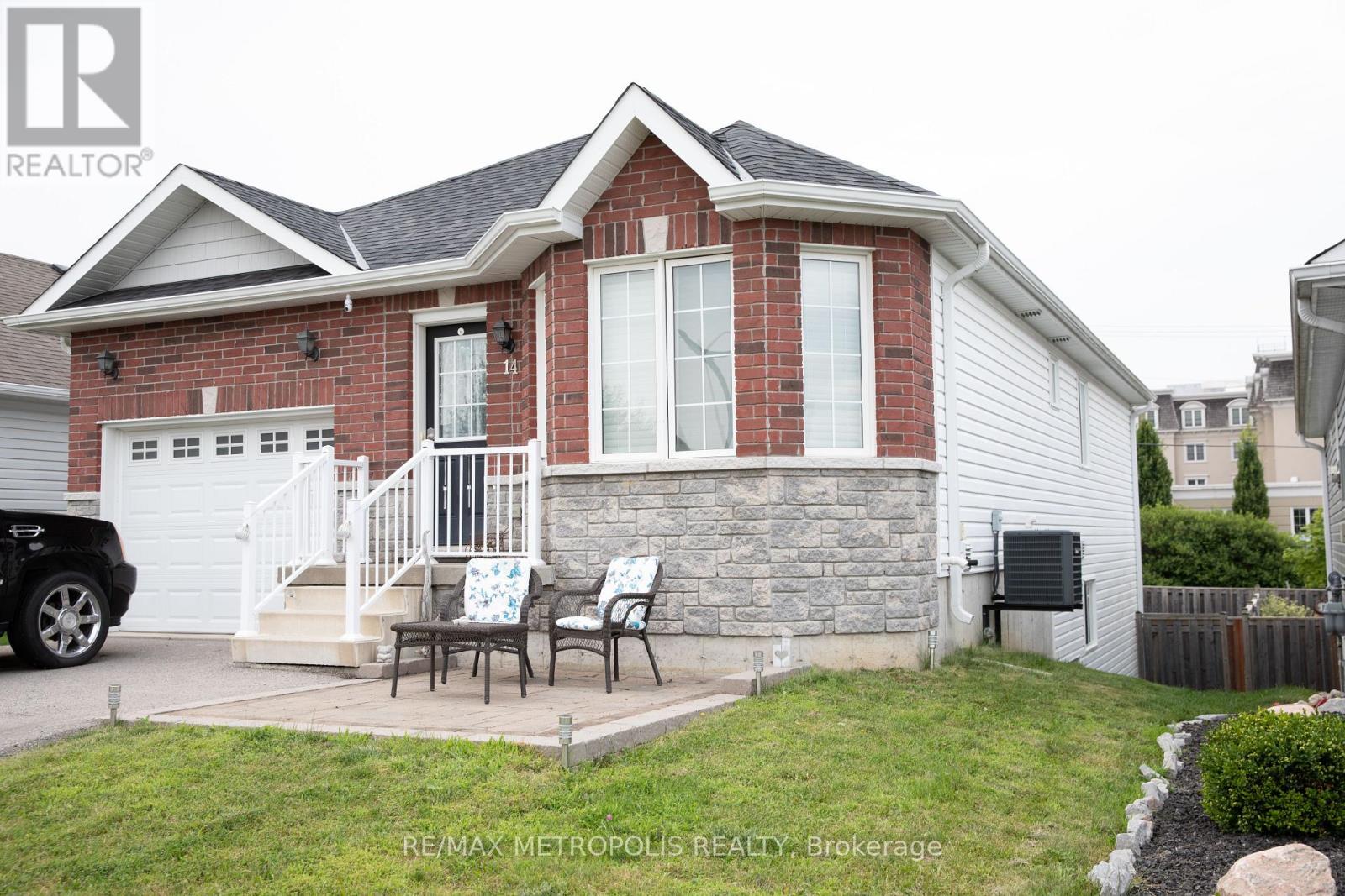 14 LISBETH CRESCENT