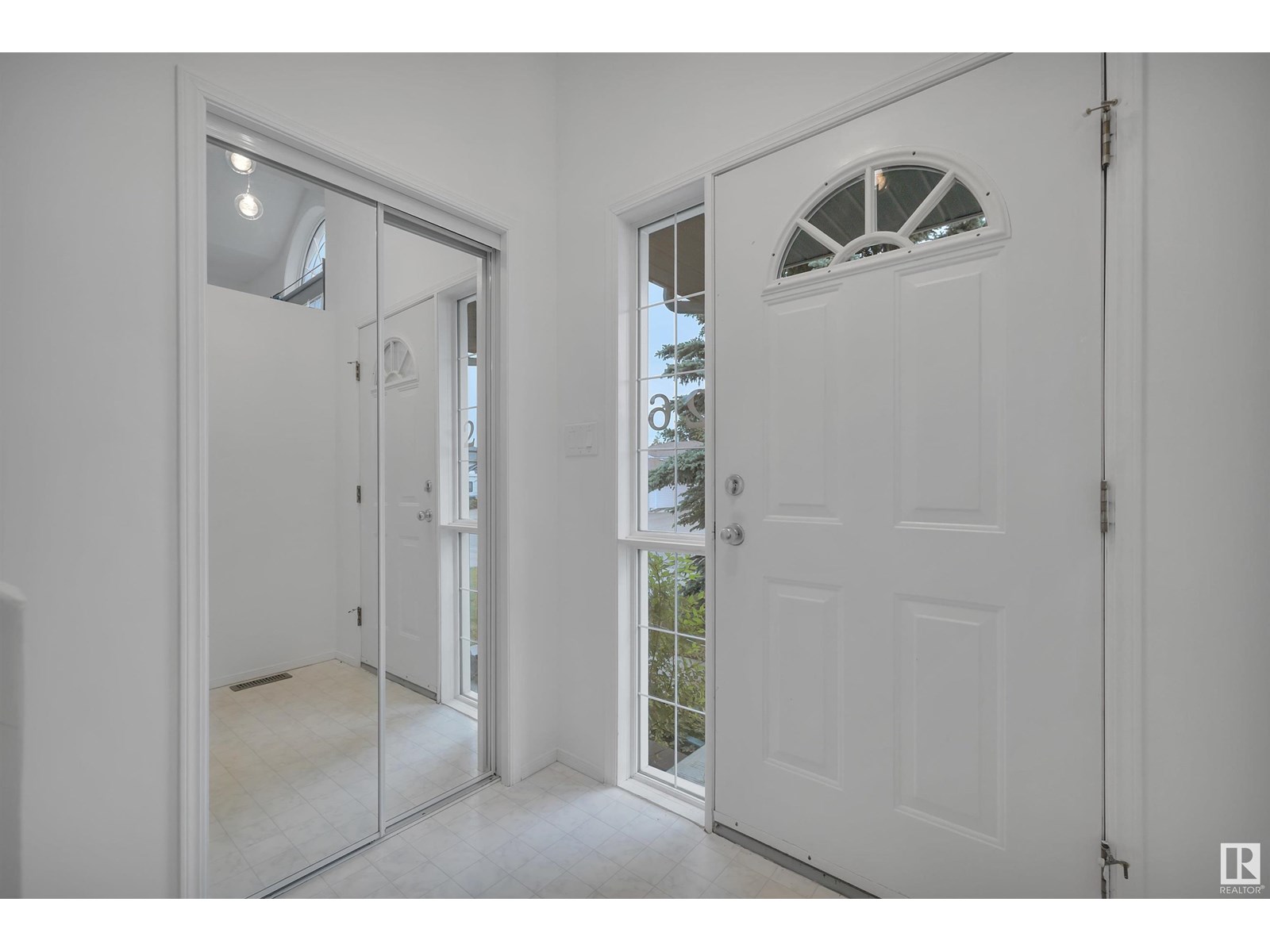 26 RIVERPOINTE Crescent