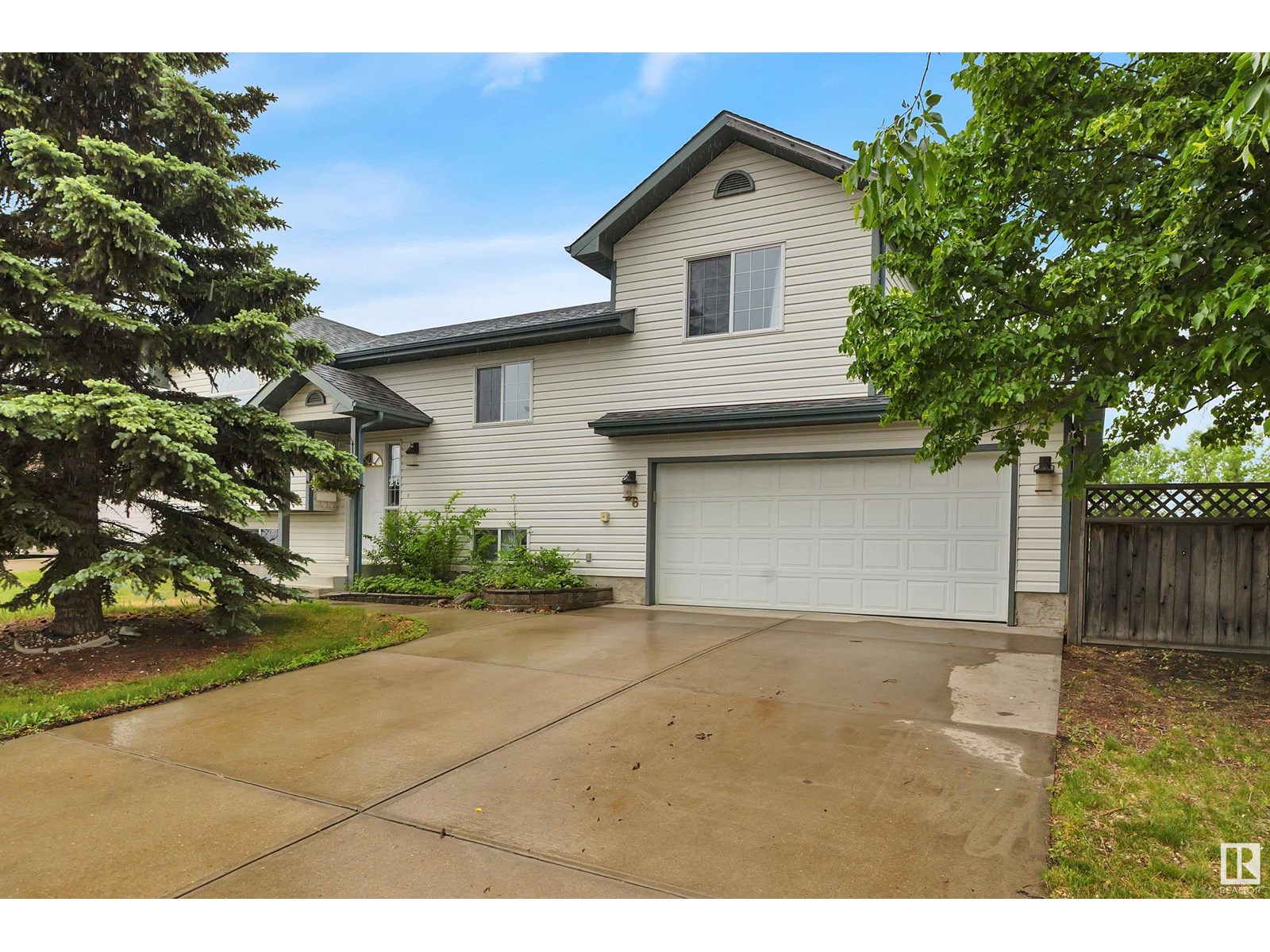 26 RIVERPOINTE Crescent