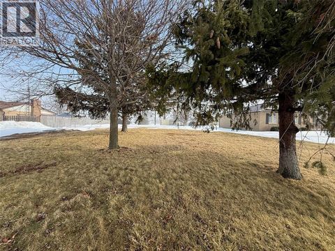 3126 Queen STREET Brooke-Alvinston ON N0N1K0