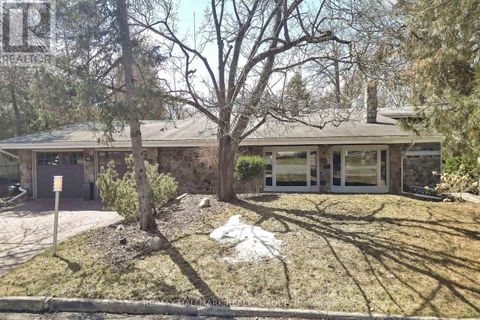 10 QUALICUM STREET Ottawa ON K2H7G8