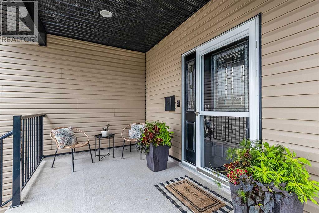 198 Vista Close SE