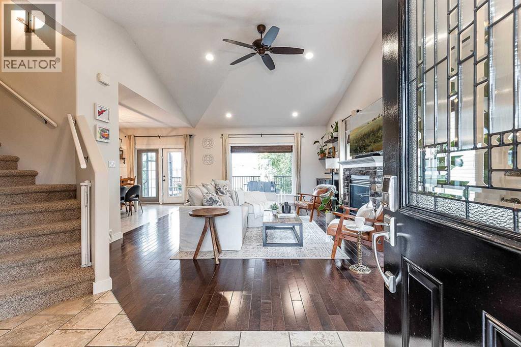 198 Vista Close SE