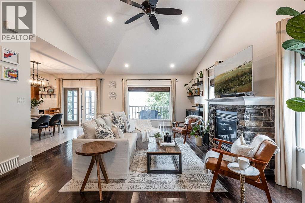 198 Vista Close SE