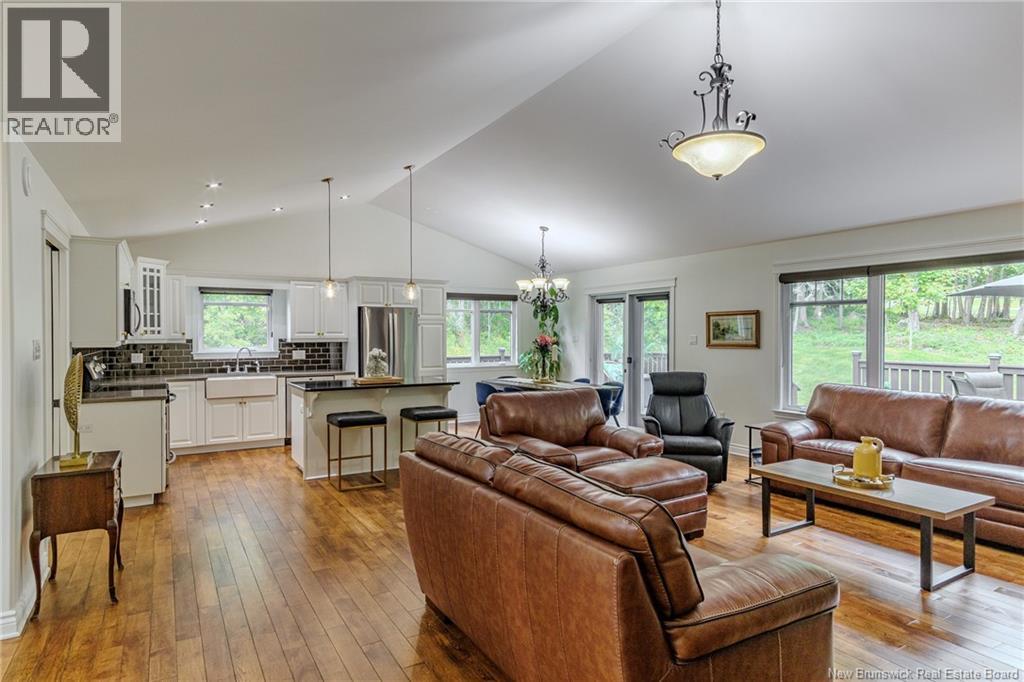 26 Robert Ross Boulevard