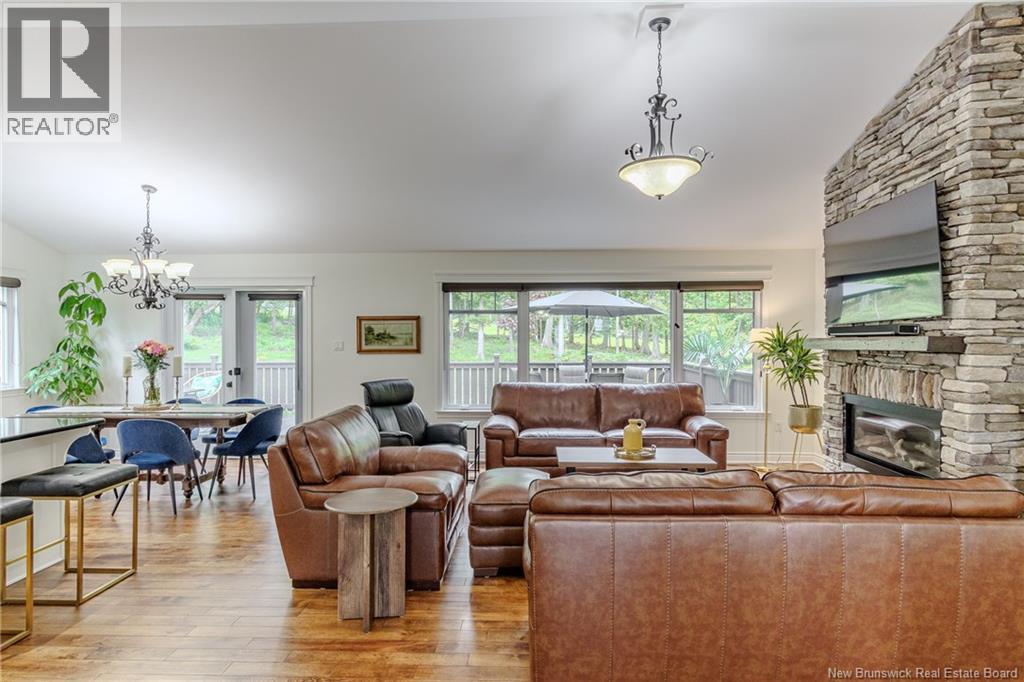 26 Robert Ross Boulevard