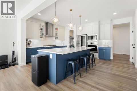 67 Royston Heath NW Calgary AB T3L0K3