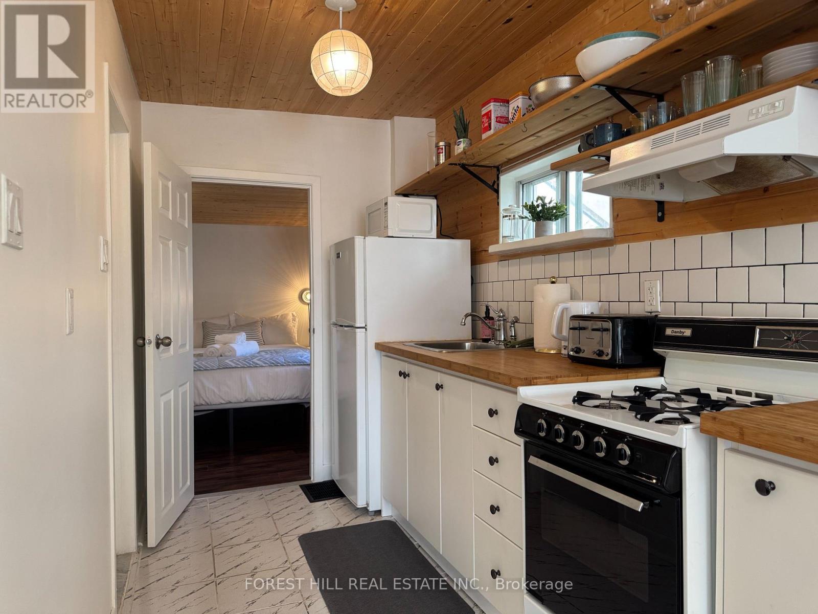 325 WESTMORELAND AVENUE N